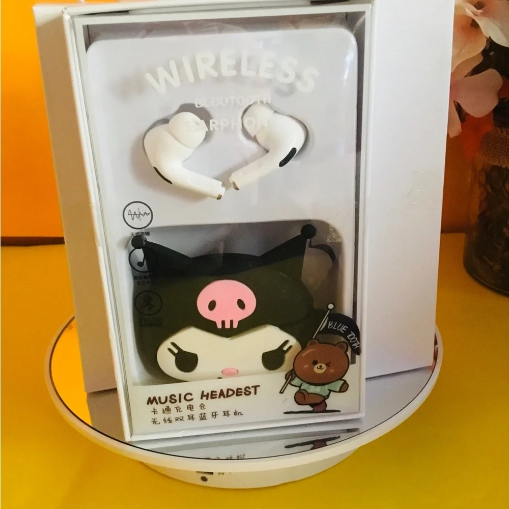 Kuromi wireless headphones‎ NWT